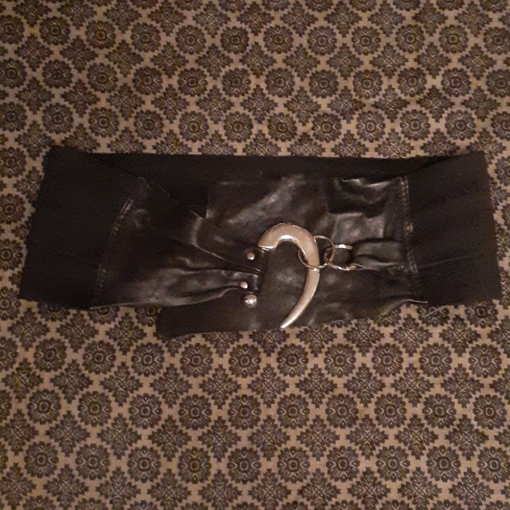Vintage black leather stretch belt